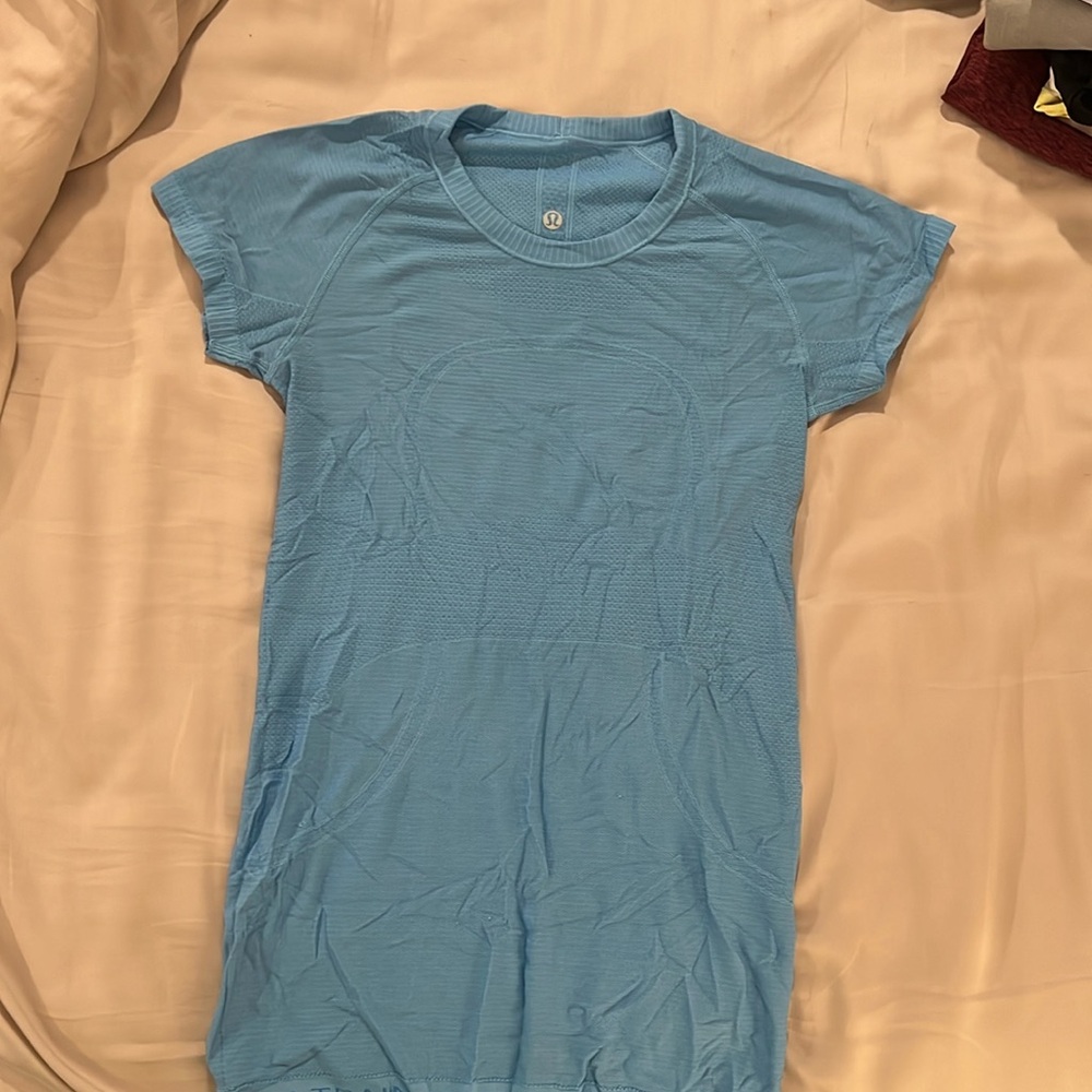 Lululemon Swiftly Tech Short Sleeve, Size 6